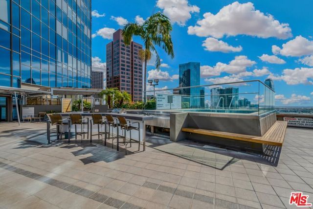 1100 Wilshire Boulevard 2207, Los Angeles, CA 90017