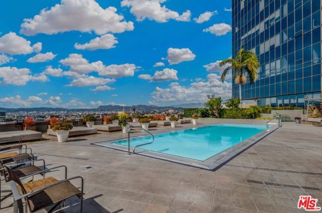 1100 Wilshire Boulevard 2207, Los Angeles, CA 90017