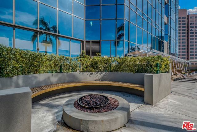 1100 Wilshire Boulevard 2207, Los Angeles, CA 90017