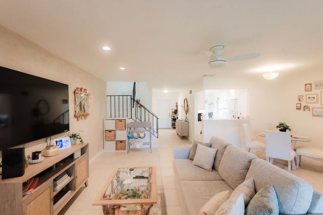 21820 Cypress Circle 25d, Boca Raton, FL 33433