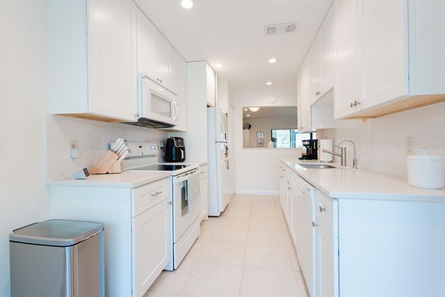 21820 Cypress Circle 25d, Boca Raton, FL 33433