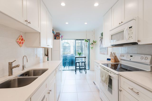 21820 Cypress Circle 25d, Boca Raton, FL 33433