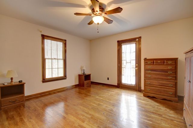 1264 Lake Road, London, KY 40741