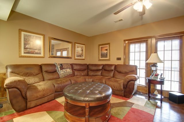 1264 Lake Road, London, KY 40741