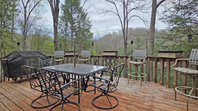 1264 Lake Road, London, KY 40741