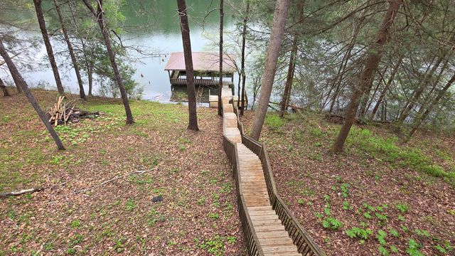 1264 Lake Road, London, KY 40741