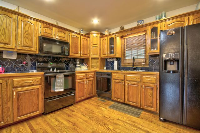 1264 Lake Road, London, KY 40741