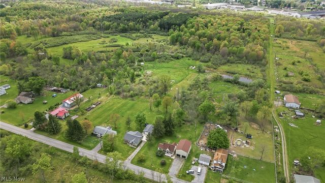 1532 S Stateline Road, Masury, OH 44438