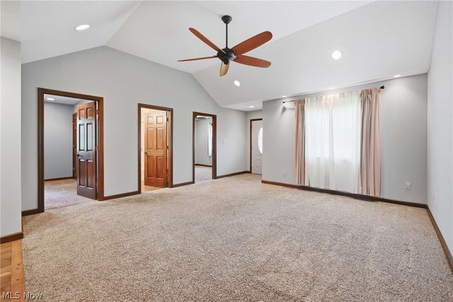 1532 S Stateline Road, Masury, OH 44438