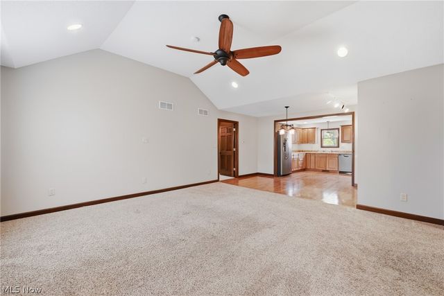 1532 S Stateline Road, Masury, OH 44438