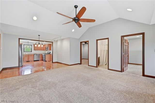 1532 S Stateline Road, Masury, OH 44438