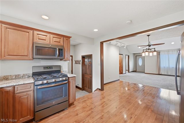 1532 S Stateline Road, Masury, OH 44438