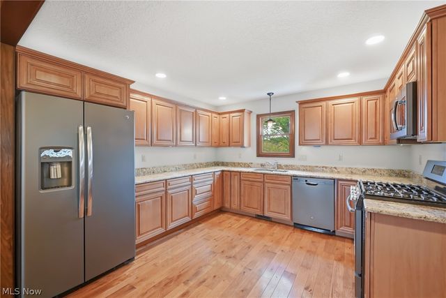 1532 S Stateline Road, Masury, OH 44438