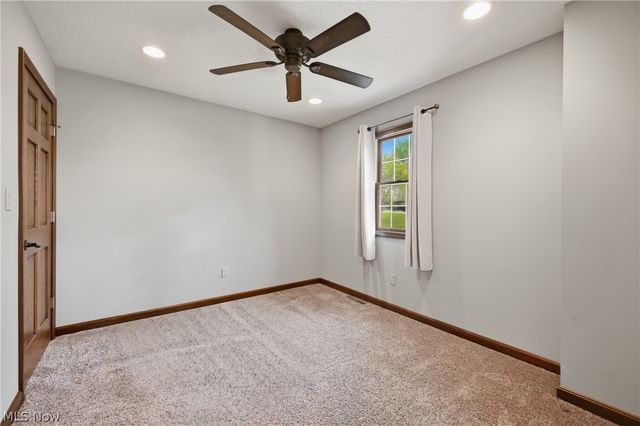 1532 S Stateline Road, Masury, OH 44438