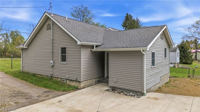 1532 S Stateline Road, Masury, OH 44438