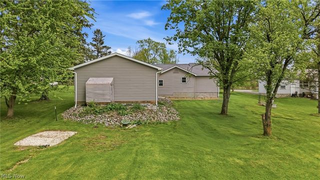 1532 S Stateline Road, Masury, OH 44438
