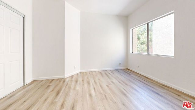 5135 Zelzah Avenue 203, Encino, CA 91316