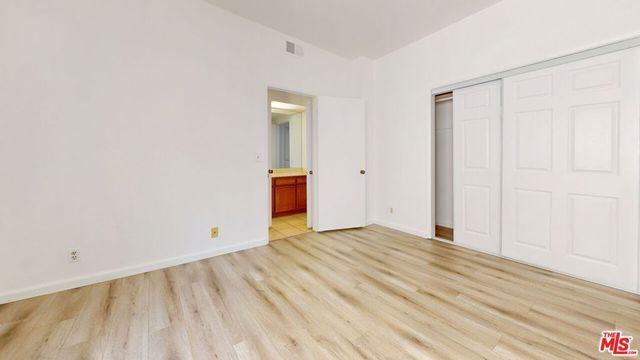 5135 Zelzah Avenue 203, Encino, CA 91316