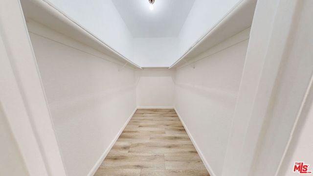 5135 Zelzah Avenue 203, Encino, CA 91316