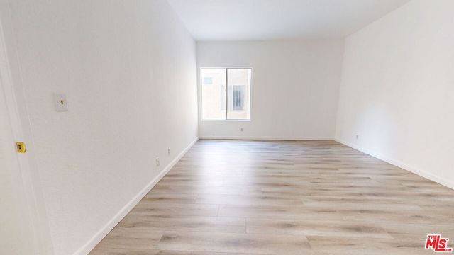 5135 Zelzah Avenue 203, Encino, CA 91316