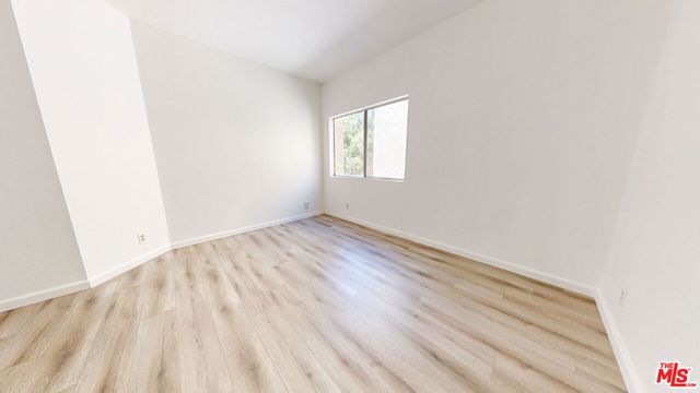 5135 Zelzah Avenue 203, Encino, CA 91316