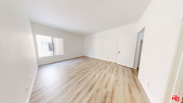 5135 Zelzah Avenue 203, Encino, CA 91316