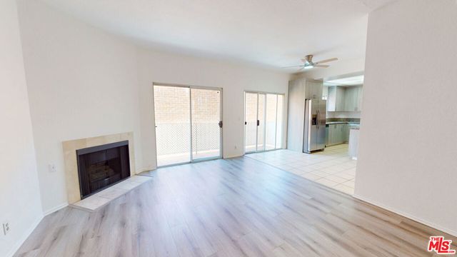 5135 Zelzah Avenue 203, Encino, CA 91316