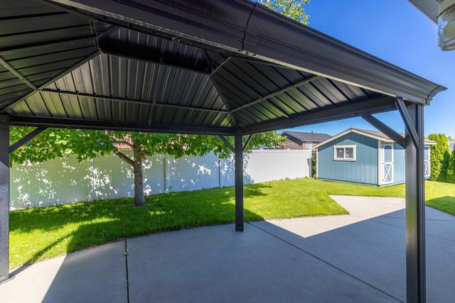 7511 N Magnolia Ct, Spokane, WA 99217