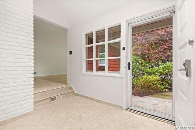 93 Seton Drive, New Rochelle, NY 10804