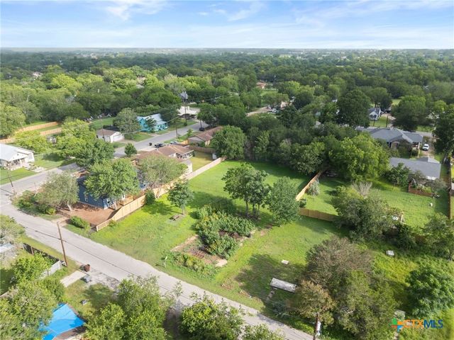 649 Fir Lane, Lockhart, TX 78644