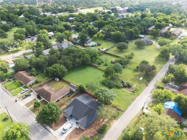 649 Fir Lane, Lockhart, TX 78644