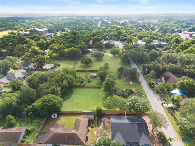 649 Fir Lane, Lockhart, TX 78644