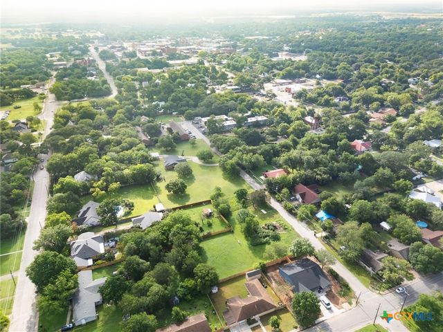 649 Fir Lane, Lockhart, TX 78644