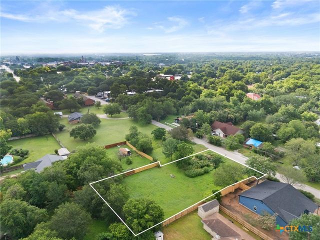 649 Fir Lane, Lockhart, TX 78644