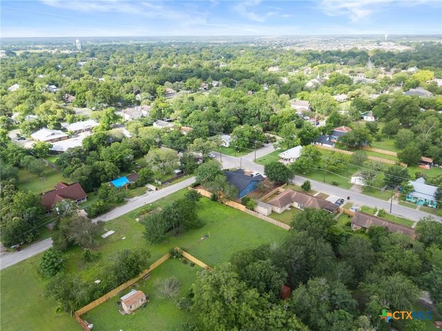 649 Fir Lane, Lockhart, TX 78644