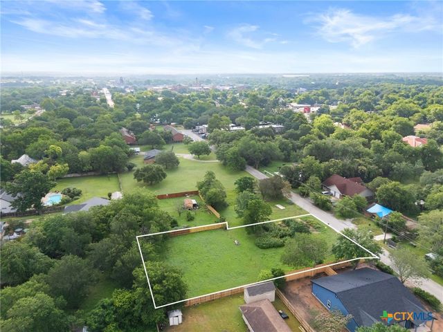 649 Fir Lane, Lockhart, TX 78644
