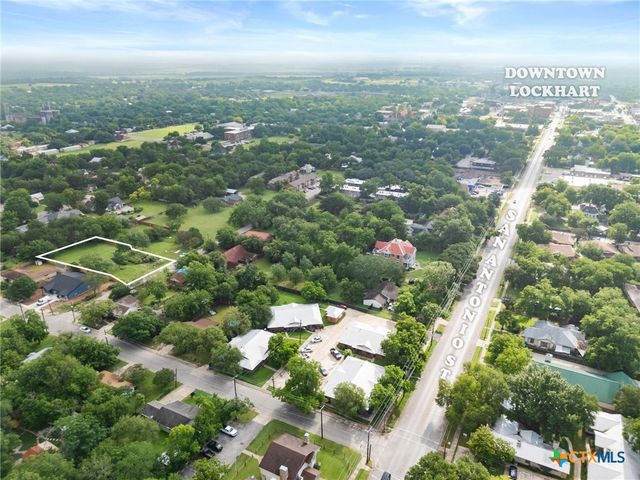 649 Fir Lane, Lockhart, TX 78644