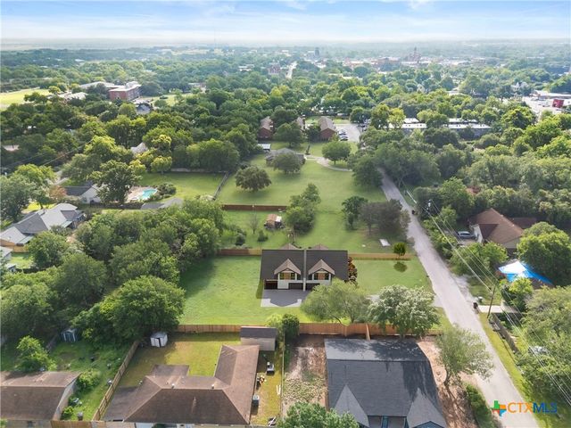 649 Fir Lane, Lockhart, TX 78644