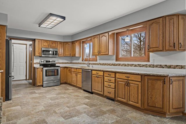 11912 28th AVENUE, Pleasant Prairie, WI 53158