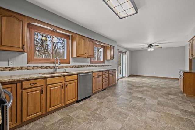 11912 28th AVENUE, Pleasant Prairie, WI 53158