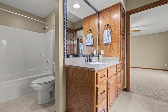 11912 28th AVENUE, Pleasant Prairie, WI 53158