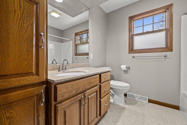 11912 28th AVENUE, Pleasant Prairie, WI 53158