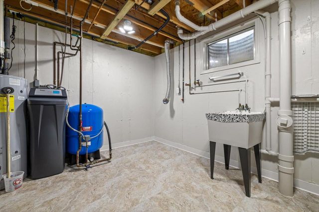 11912 28th AVENUE, Pleasant Prairie, WI 53158