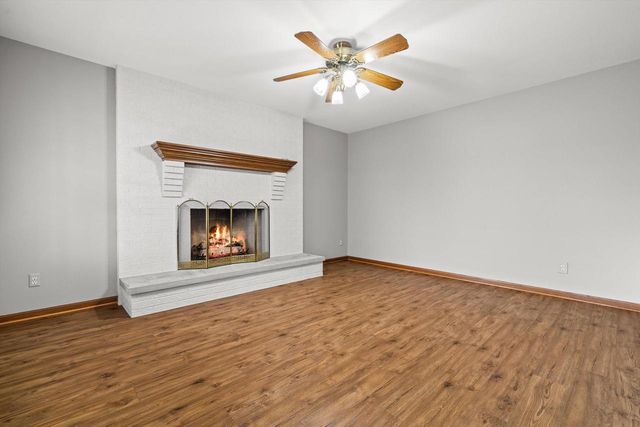 11912 28th AVENUE, Pleasant Prairie, WI 53158