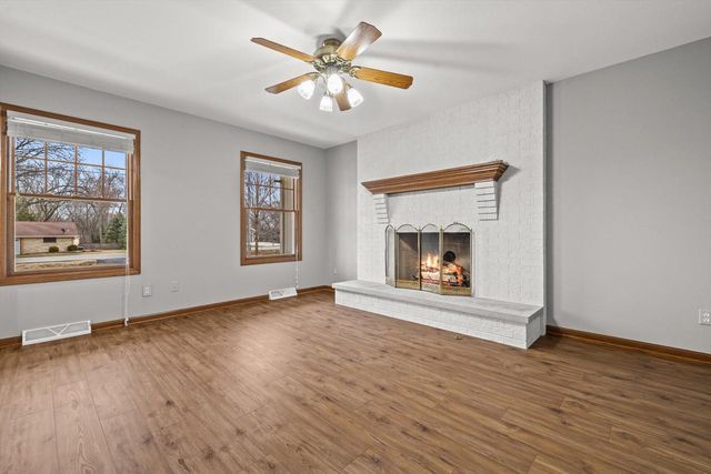 11912 28th AVENUE, Pleasant Prairie, WI 53158