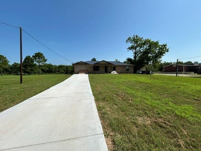 101 Smilie Crossing, Angleton, TX 77515
