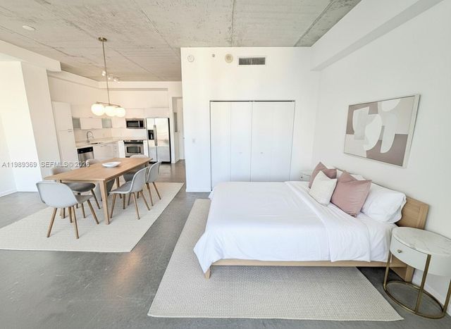 133 NE 2nd Ave 1209, Miami, FL 33132