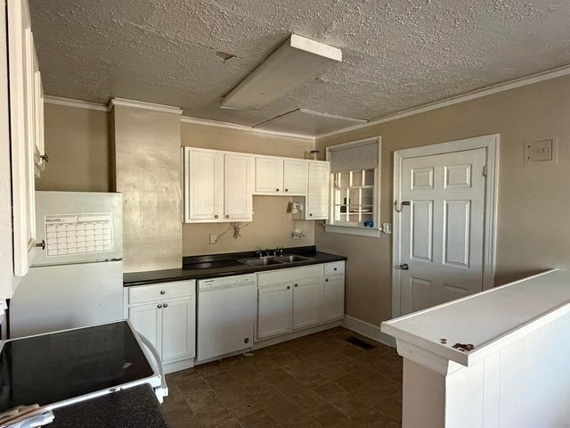 366 Forest Ave, Spartanburg, SC 29302