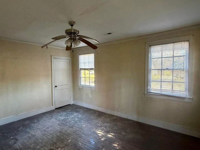 366 Forest Ave, Spartanburg, SC 29302