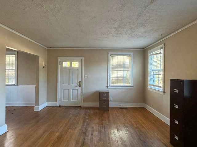 366 Forest Ave, Spartanburg, SC 29302